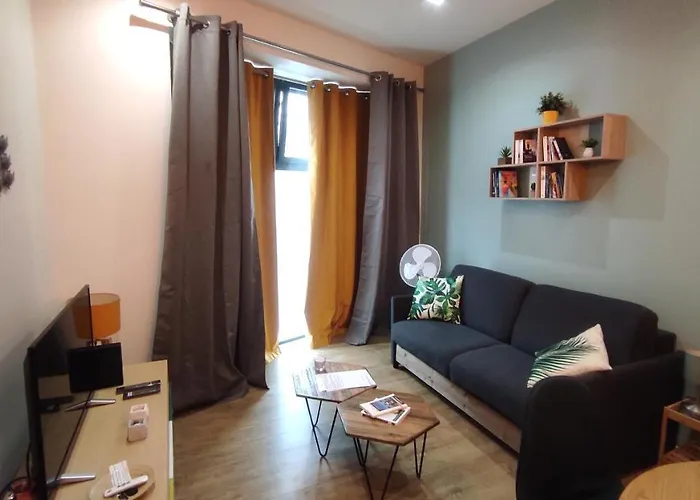 Le Capucin Avec Parking דירה