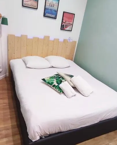 아파트 Le Capucin Avec Parking 보르도