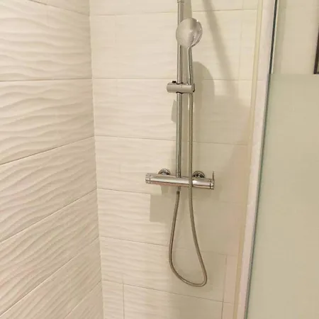 Le Capucin Avec Parking בורדו